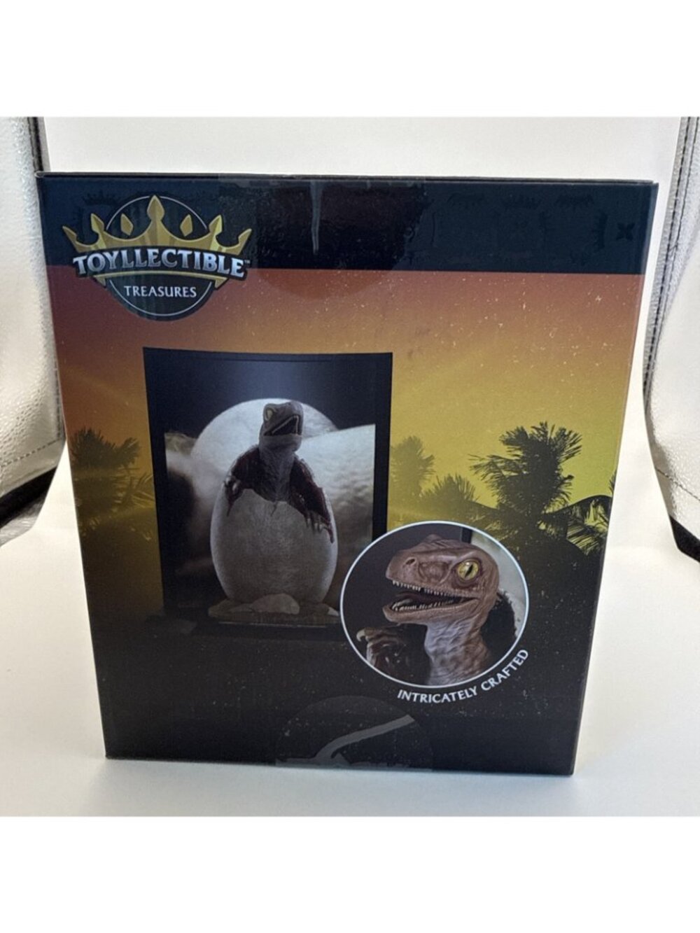 Jurassic Park Noble Collection Treasure Dino Egg Baby Velociraptor Raptor RARE - Picture 2 of 4